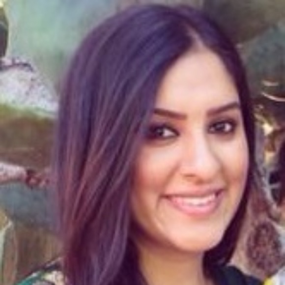 Meet your Posher, Nadia - Picture 1 of 1